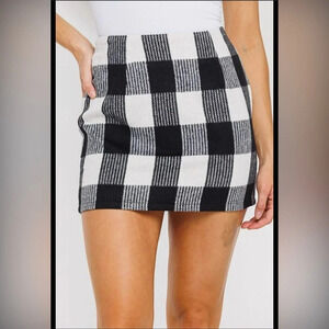Flannel Plaid Mini Skirt black and white